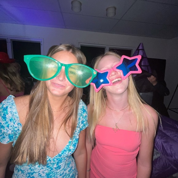 Meet your Posher, Mirabel - Picture 1 of 1